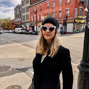 Meet, your Posher, Oksanna